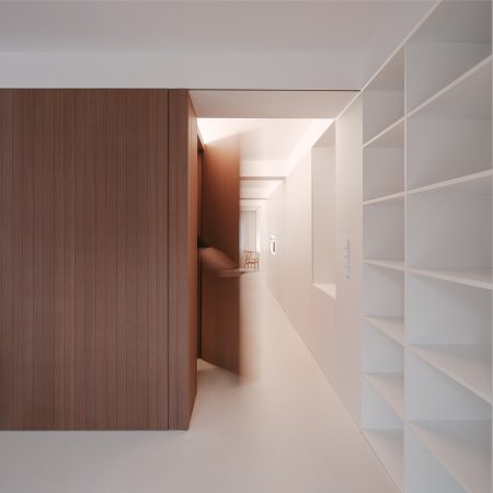 interiorismo habitación con baldas